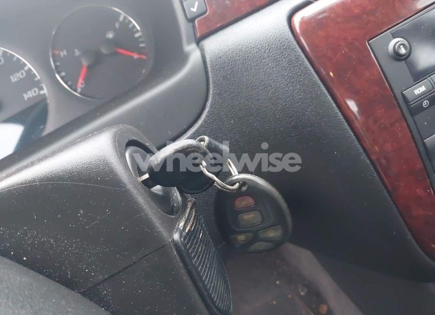 Photo 11 of 2009 Chevrolet Impala LT (VIN 2G1WT57K691315921)