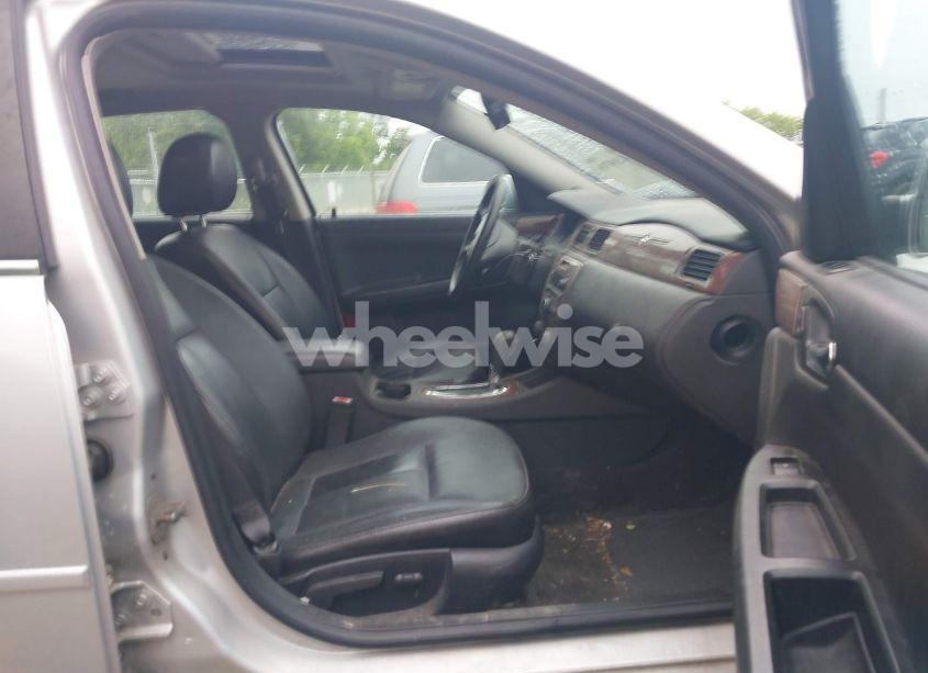 Photo 5 of 2009 Chevrolet Impala LT (VIN 2G1WT57K791241344)