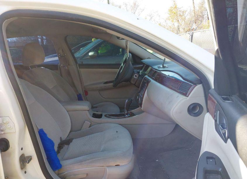 Photo 5 of 2009 Chevrolet Impala LT (VIN 2G1WT57K991207583)