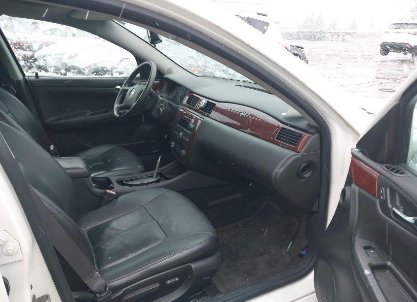 Photo 5 of 2009 Chevrolet Impala LT (VIN 2G1WT57KX91161858)