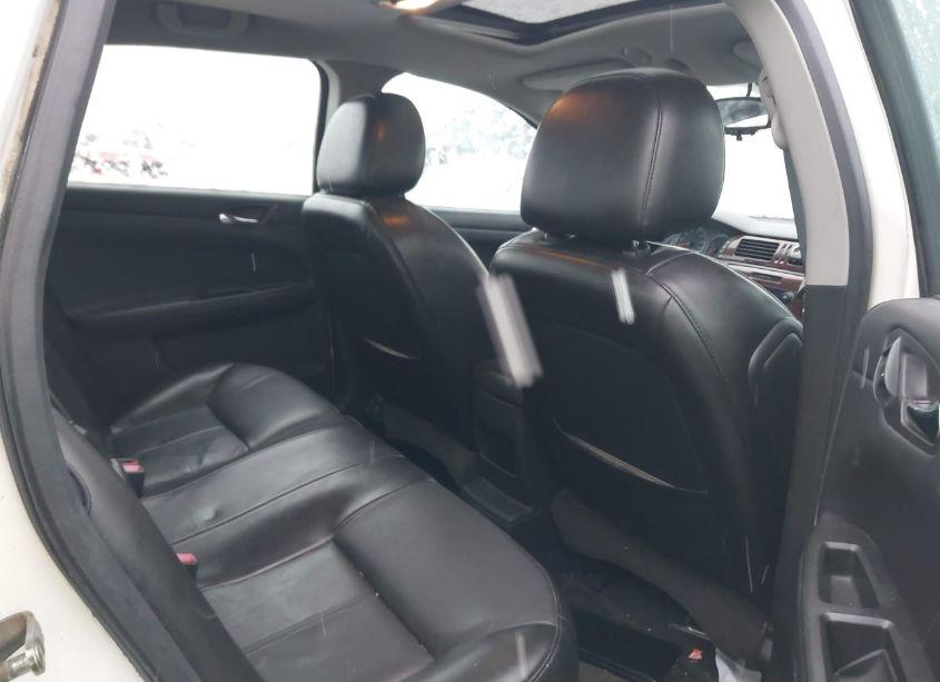 Photo 8 of 2009 Chevrolet Impala LT (VIN 2G1WT57KX91161858)