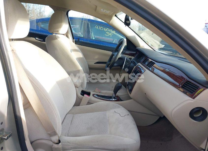 Photo 5 of 2009 Chevrolet Impala LT (VIN 2G1WT57N191123381)