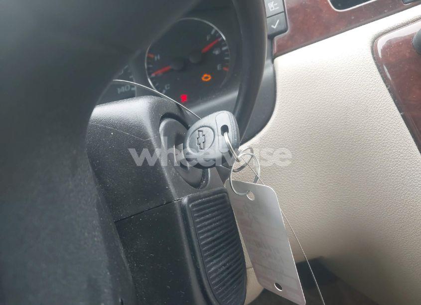 Photo 11 of 2009 Chevrolet Impala LT (VIN 2G1WT57N291224333)