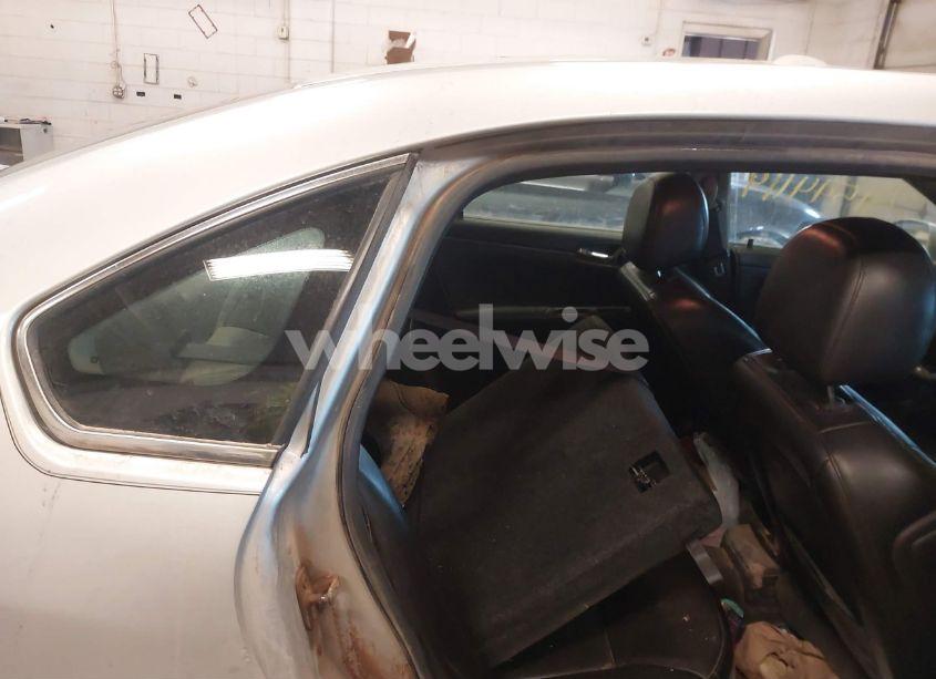 Photo 8 of 2009 Chevrolet Impala LT (VIN 2G1WT57N491172607)