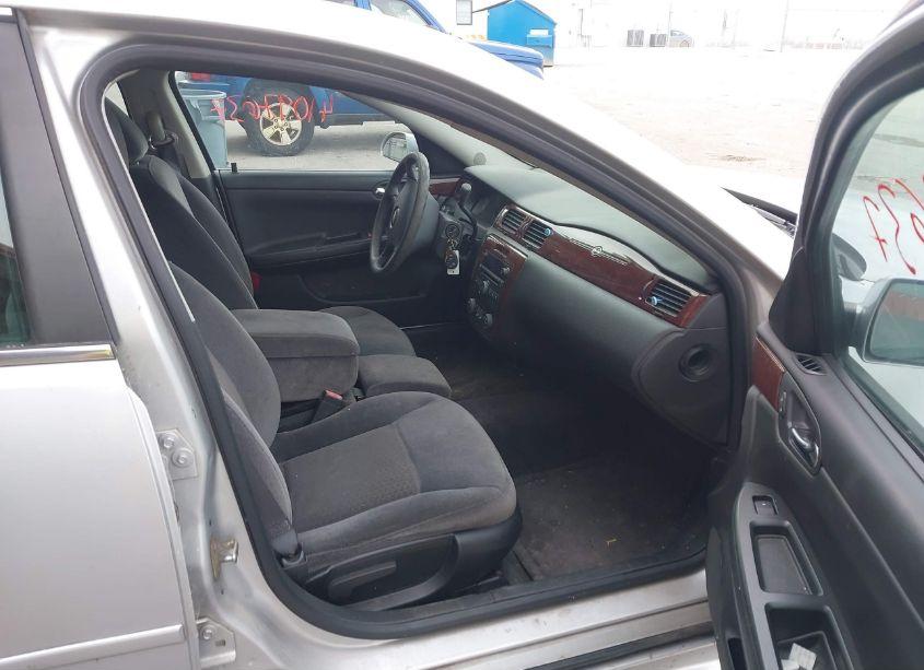 Photo 5 of 2009 Chevrolet Impala LT (VIN 2G1WT57N491313997)