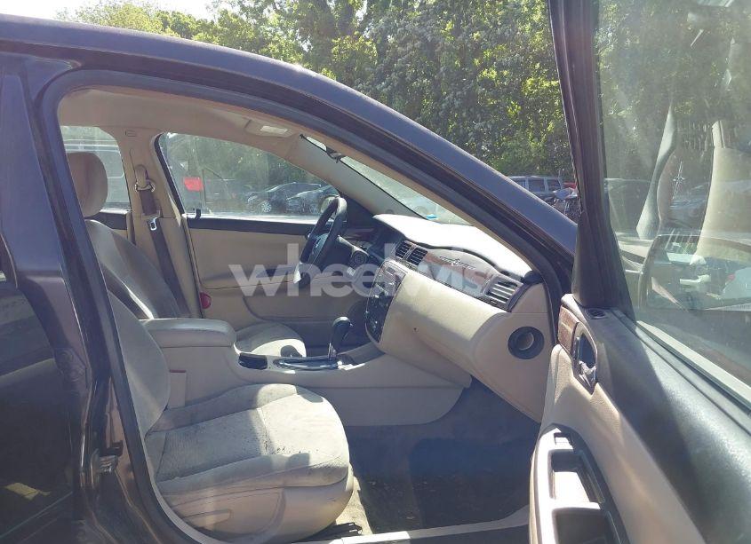Photo 5 of 2009 Chevrolet Impala LT (VIN 2G1WT57NX91160316)