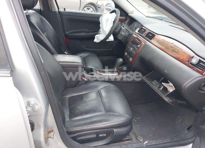 Photo 5 of 2009 Chevrolet Impala LT (VIN 2G1WT57NX91175169)