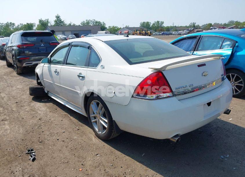 Photo 3 of 2009 Chevrolet Impala LTZ (VIN 2G1WU57M591242071)
