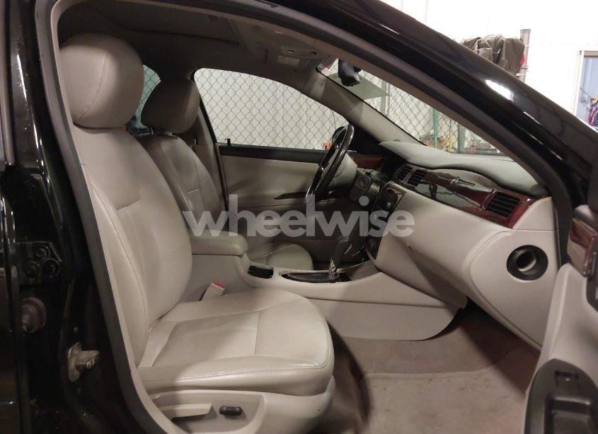 Photo 5 of 2009 Chevrolet Impala LTZ (VIN 2G1WU57MX91151233)