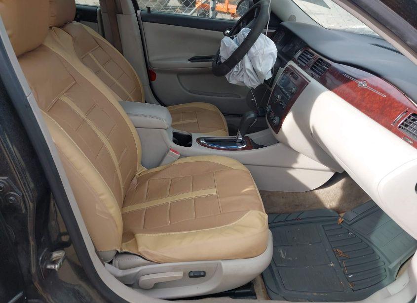 Photo 5 of 2009 Chevrolet Impala LTZ (VIN 2G1WU57MX91316553)