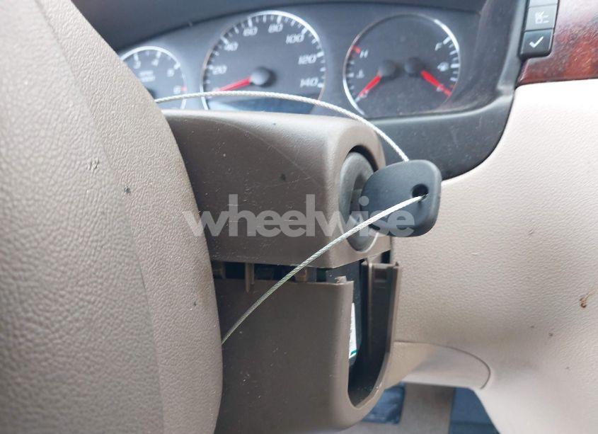 Photo 11 of 2008 Chevrolet Impala LTZ (VIN 2G1WU583689258236)