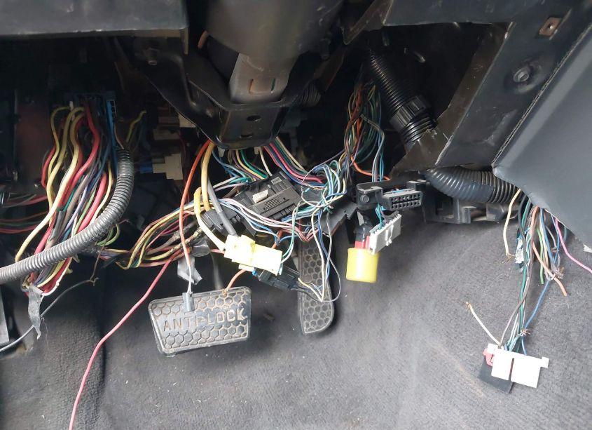 Photo 12 of 1999 Pontiac Firebird N/A (VIN 2G2FS22K5X2205597)