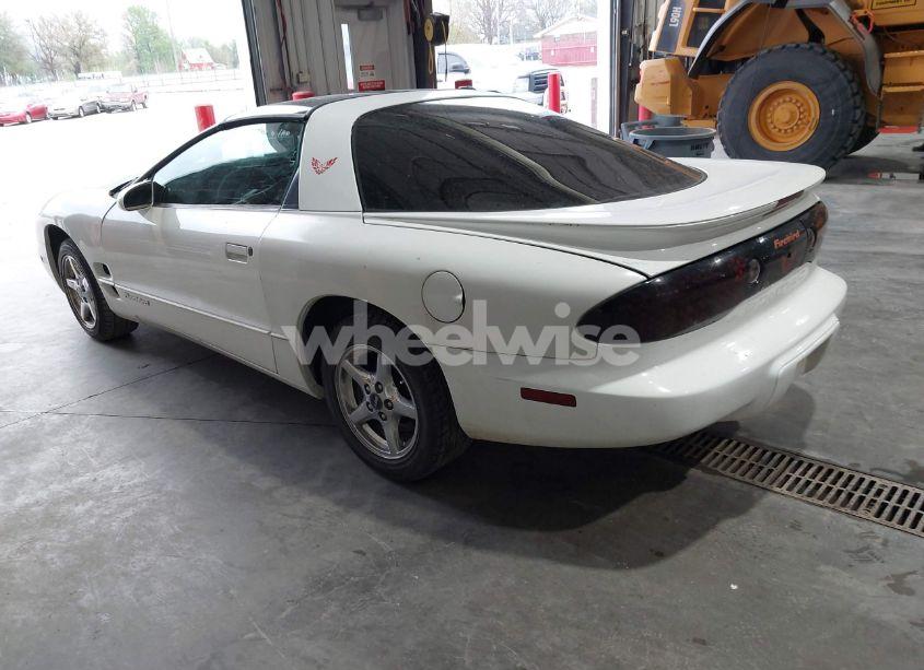 Photo 3 of 2002 Pontiac Firebird N/A (VIN 2G2FS22K622160596)
