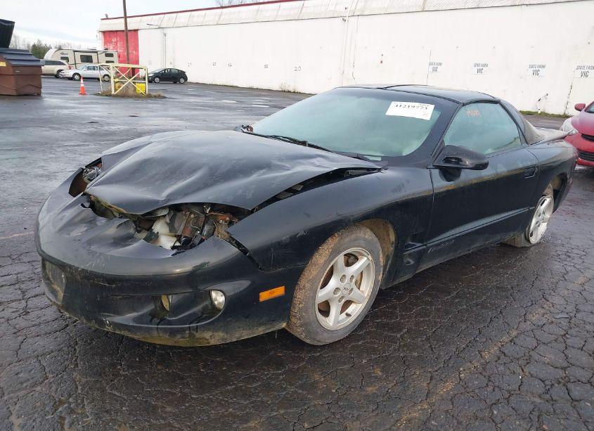 Photo 2 of 2000 Pontiac Firebird N/A (VIN 2G2FS22K7Y2140141)