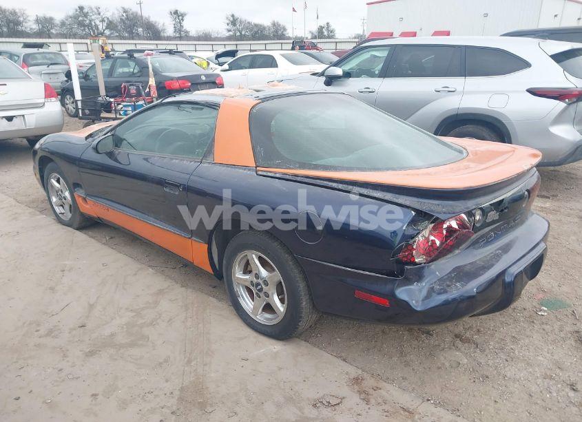 Photo 3 of 2000 Pontiac Firebird N/A (VIN 2G2FS22K8Y2128225)