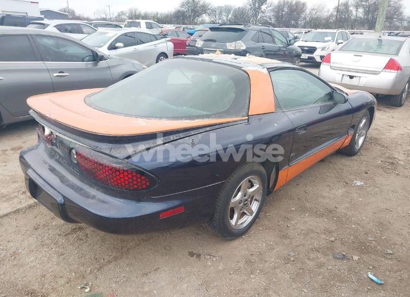 Photo 4 of 2000 Pontiac Firebird N/A (VIN 2G2FS22K8Y2128225)