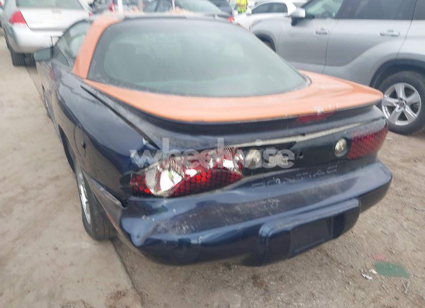 Photo 6 of 2000 Pontiac Firebird N/A (VIN 2G2FS22K8Y2128225)