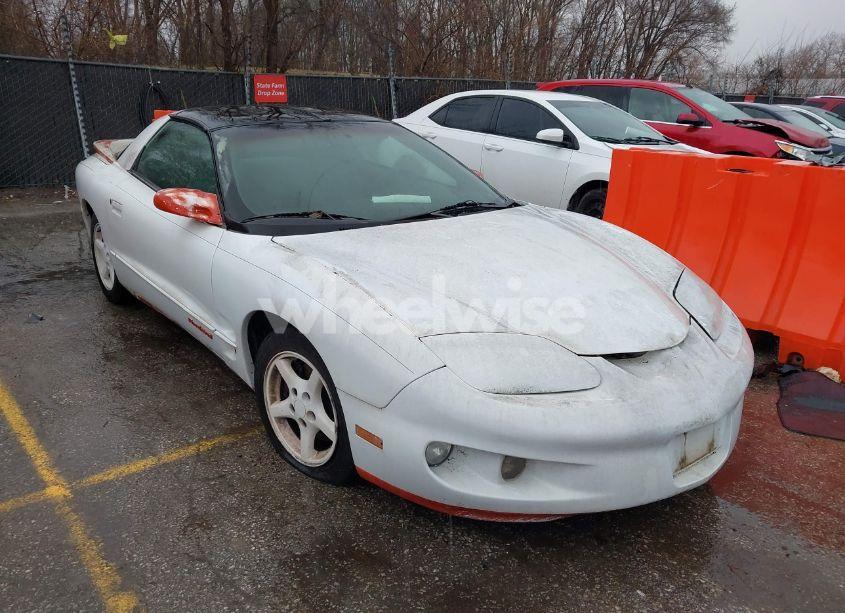 1998 Pontiac Firebird N/A (VIN 2G2FS22KXW2207523) main photo