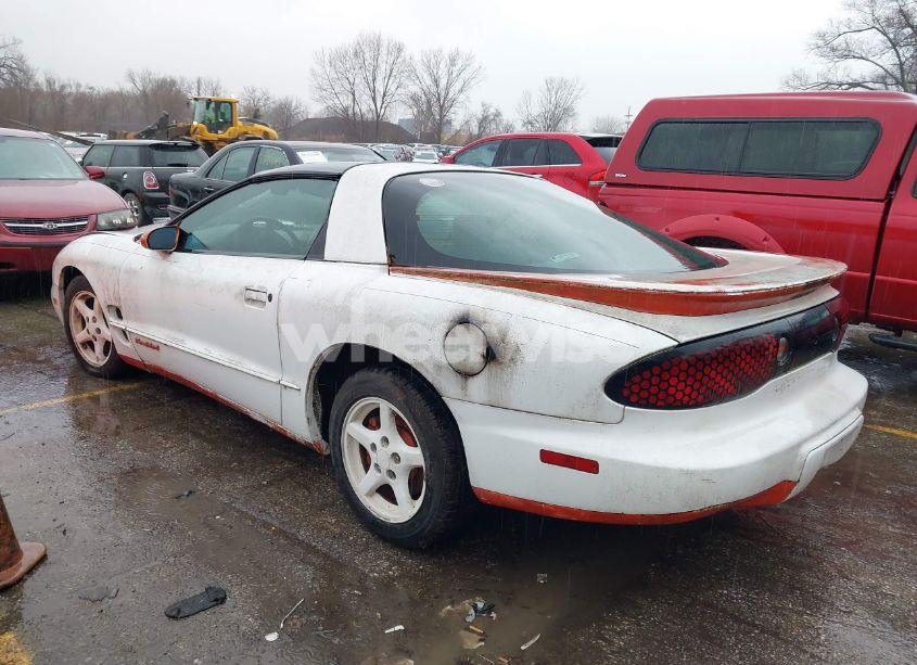 Photo 3 of 1998 Pontiac Firebird N/A (VIN 2G2FS22KXW2207523)