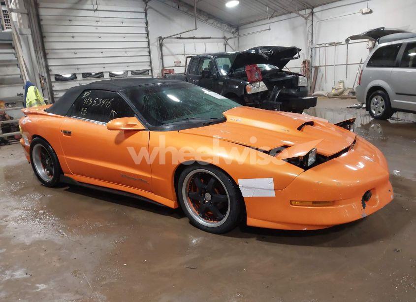 1995 Pontiac Firebird FORMULA/TRANS AM (VIN 2G2FV32P9S2253444) main photo