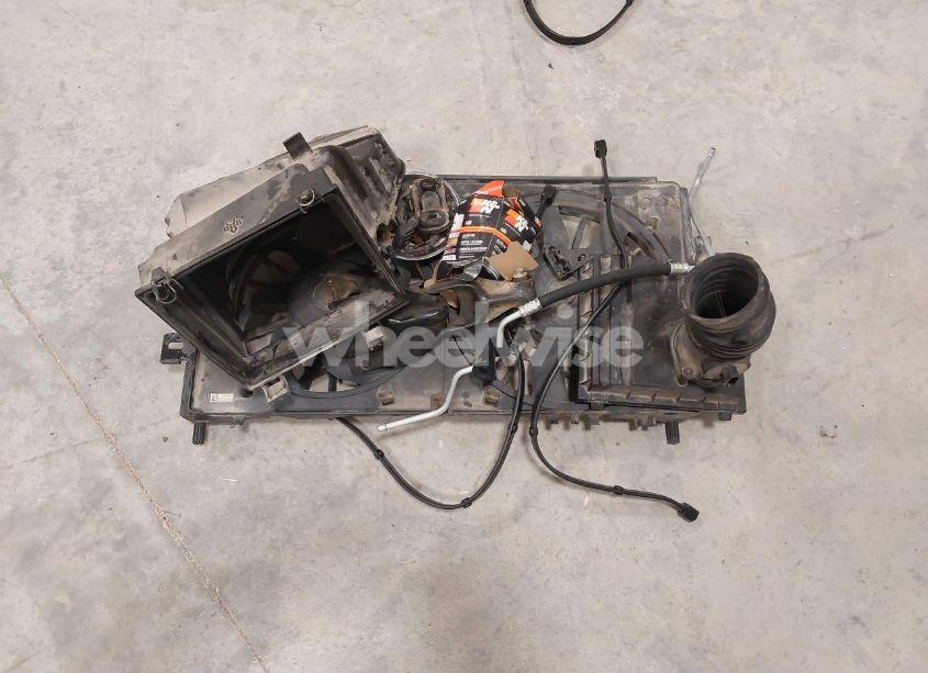 Photo 12 of 2005 Pontiac Grand PRIX GXP (VIN 2G2WC52C851345847)