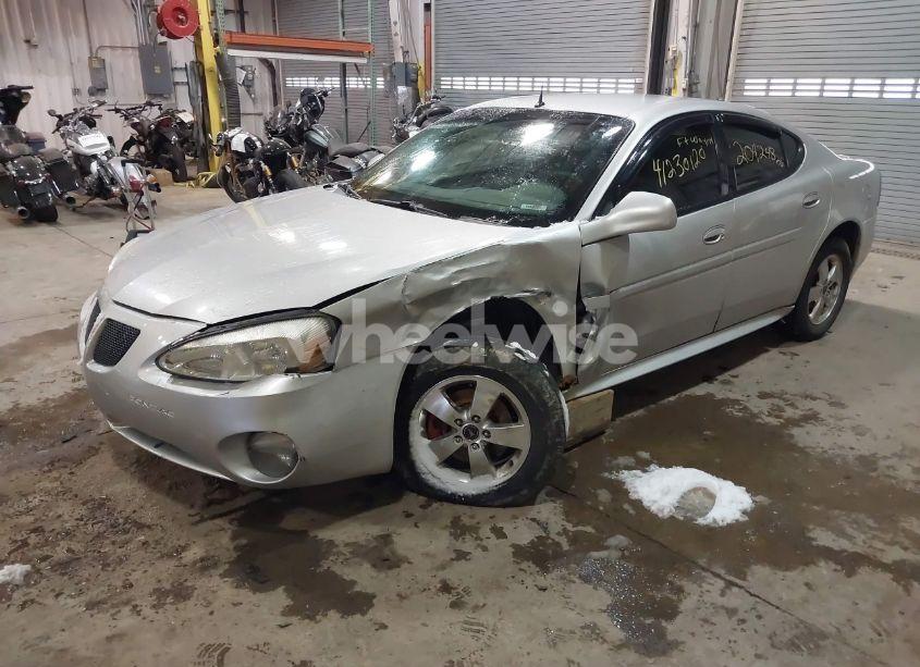 Photo 2 of 2005 Pontiac Grand PRIX (VIN 2G2WP522251243777)
