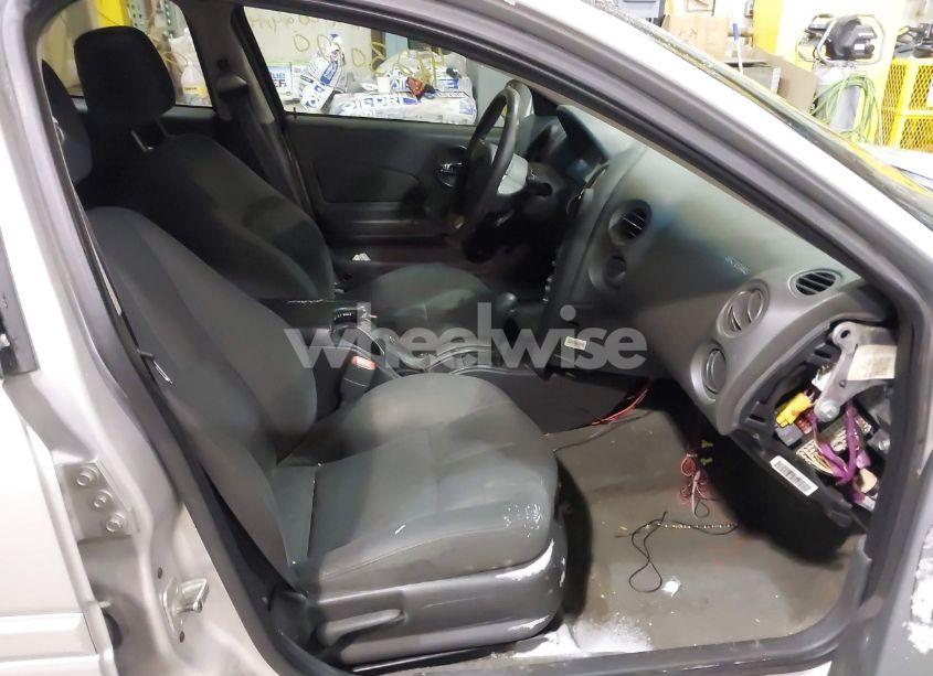 Photo 5 of 2005 Pontiac Grand PRIX (VIN 2G2WP522251243777)