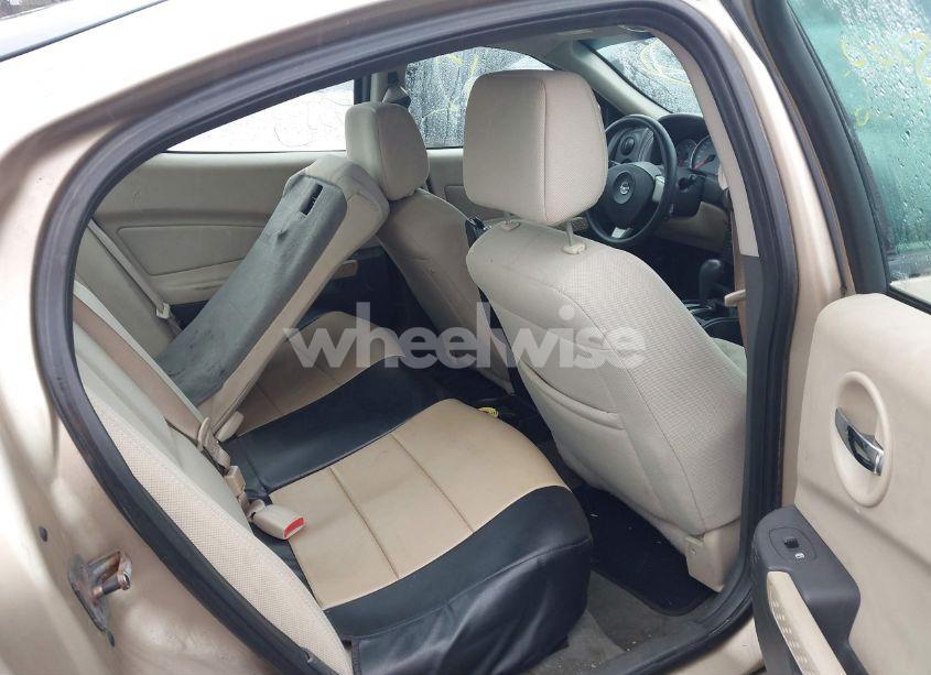 Photo 8 of 2005 Pontiac Grand PRIX (VIN 2G2WP522751330624)