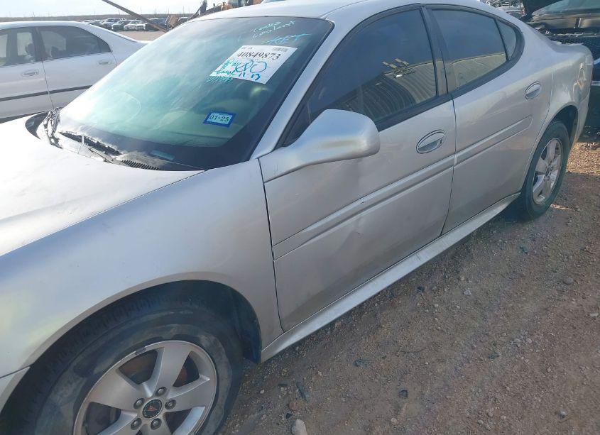 Photo 6 of 2005 Pontiac Grand PRIX (VIN 2G2WP522851145126)