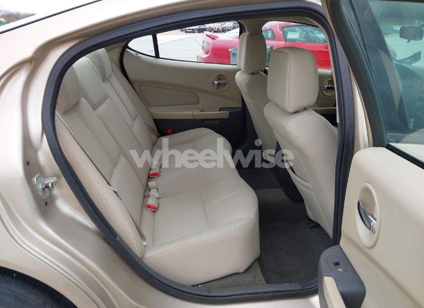 Photo 8 of 2004 Pontiac Grand PRIX GT1 (VIN 2G2WP522941184242)