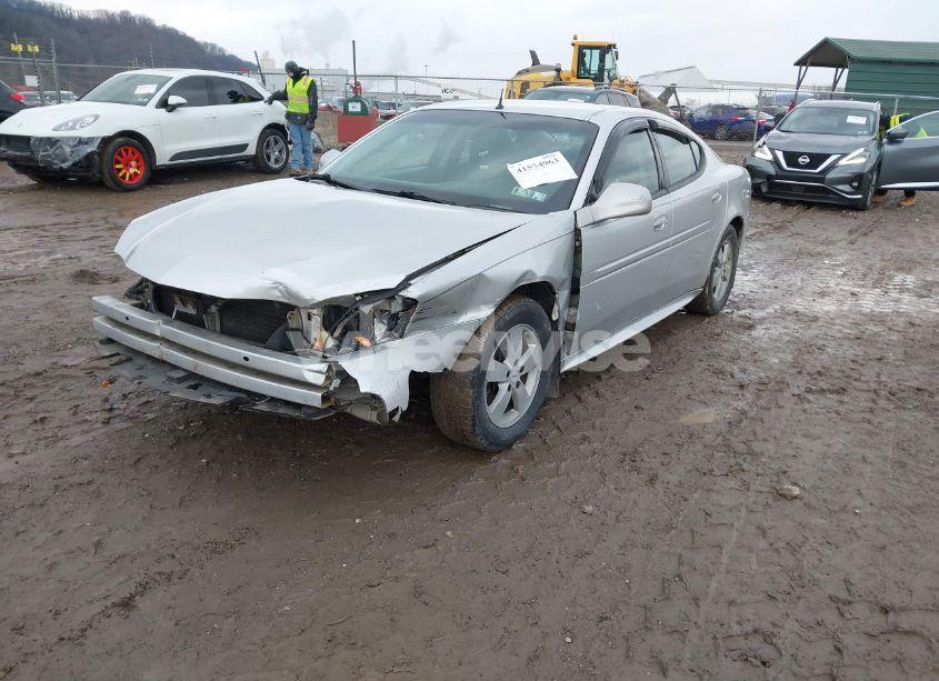 Photo 2 of 2005 Pontiac Grand PRIX (VIN 2G2WP522951142512)