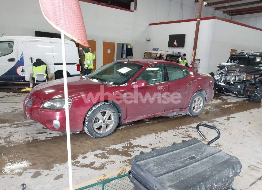 Photo 2 of 2005 Pontiac Grand PRIX (VIN 2G2WP522X51281175)