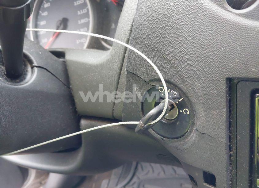 Photo 11 of 2004 Pontiac Grand PRIX GT1 (VIN 2G2WP542641256480)