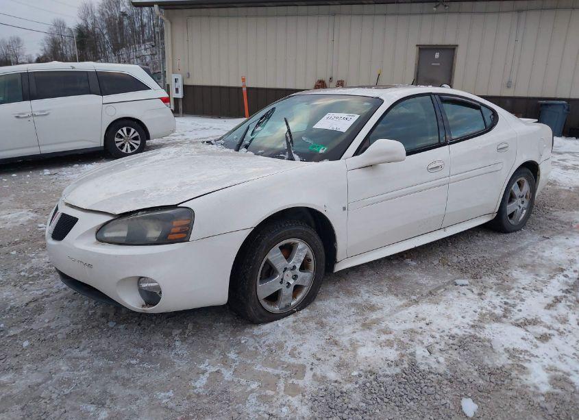 Photo 2 of 2007 Pontiac Grand PRIX (VIN 2G2WP552671139520)