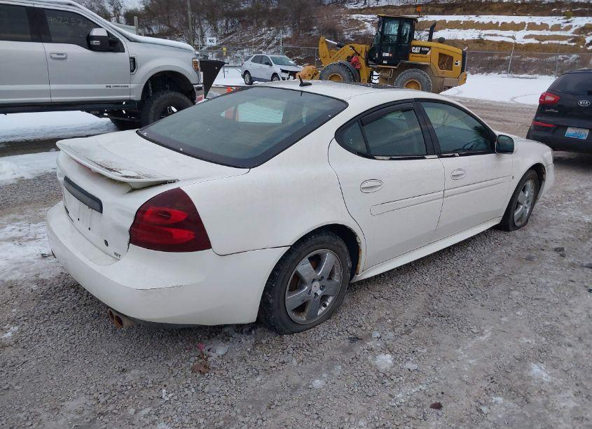 Photo 4 of 2007 Pontiac Grand PRIX (VIN 2G2WP552671139520)