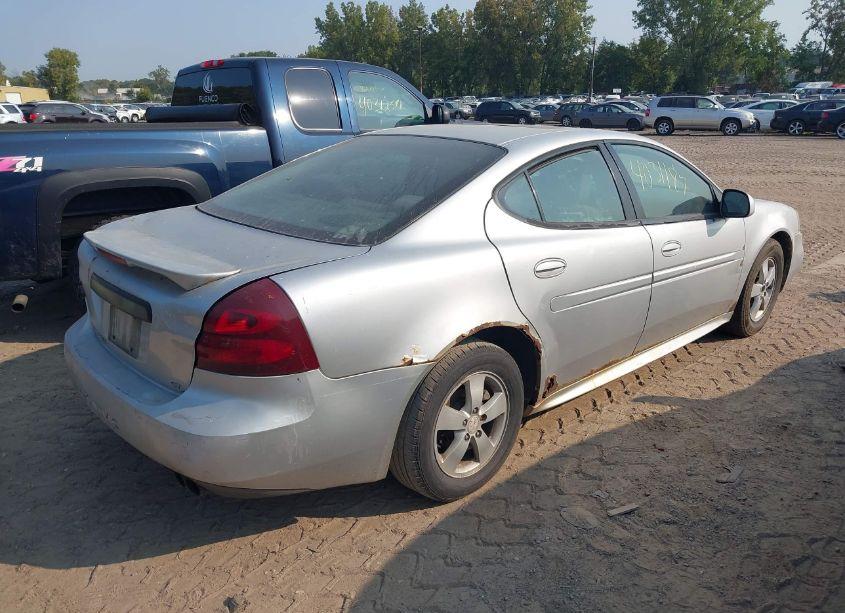 Photo 4 of 2005 Pontiac Grand PRIX GT (VIN 2G2WS522X51153985)