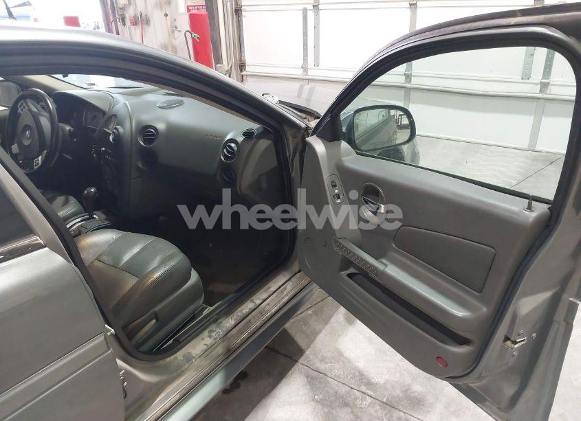 Photo 5 of 2005 Pontiac Grand PRIX GT (VIN 2G2WS542551130952)