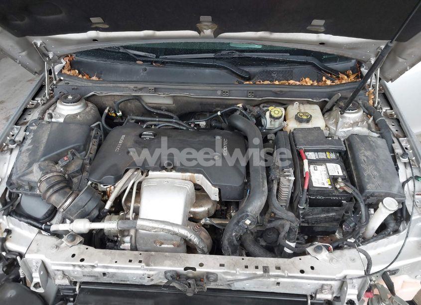 Photo 10 of 2015 Buick Regal TURBO (VIN 2G4GK5EX6F9259839)