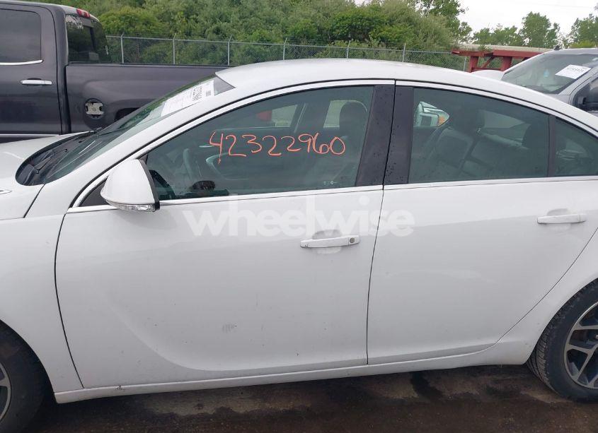 Photo 15 of 2017 Buick Regal TURBO SPORT TOURING (VIN 2G4GL5EX8H9103530)