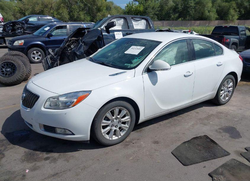 Photo 2 of 2012 Buick Regal (VIN 2G4GR5ER3C9149243)