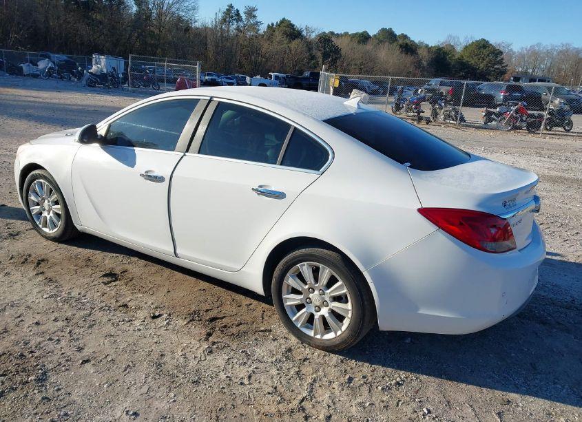 Photo 3 of 2013 Buick Regal PREMIUM 1 (VIN 2G4GS5ER7D9221745)