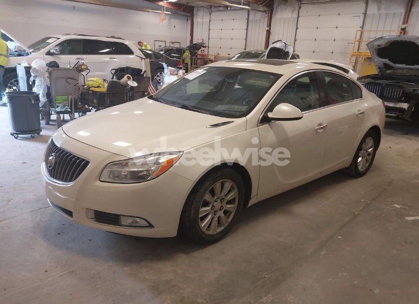 Photo 2 of 2012 Buick Regal PREMIUM 1 (VIN 2G4GS5ER8C9133608)