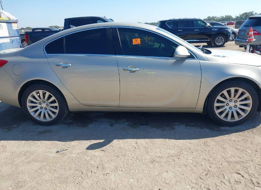 Photo 12 of 2013 Buick Regal TURBO - PREMIUM 1 (VIN 2G4GS5EV7D9130813)