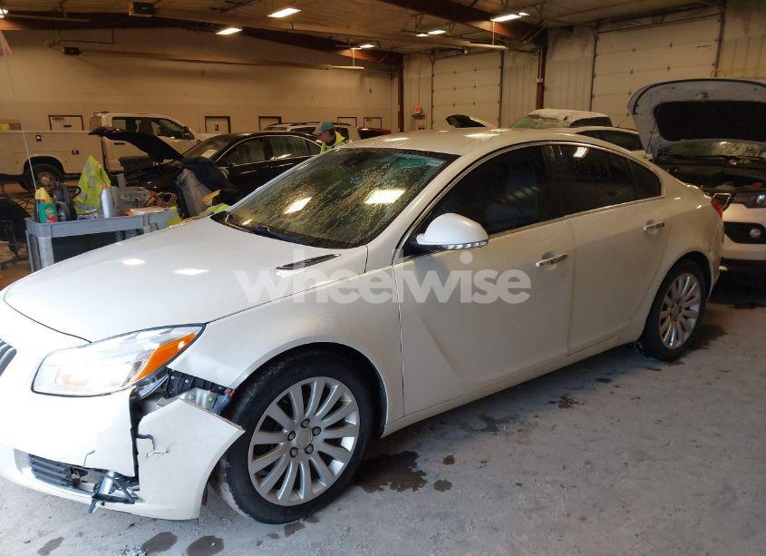 Photo 2 of 2013 Buick Regal TURBO - PREMIUM 1 (VIN 2G4GS5EV7D9248781)