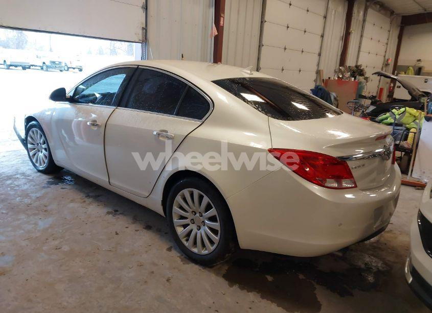 Photo 3 of 2013 Buick Regal TURBO - PREMIUM 1 (VIN 2G4GS5EV7D9248781)