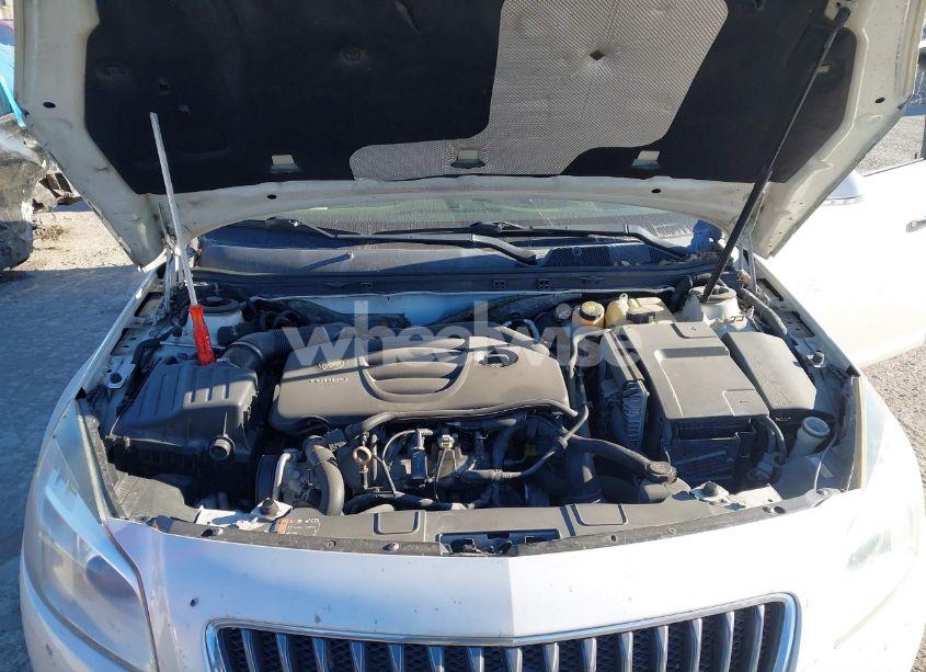 Photo 10 of 2013 Buick Regal TURBO - PREMIUM 2 (VIN 2G4GT5GV6D9176921)