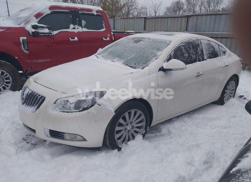 Photo 2 of 2013 Buick Regal TURBO - PREMIUM 2 (VIN 2G4GT5GV9D9217672)
