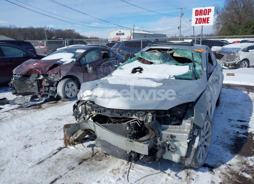 Photo 2 of 2012 Buick Regal TURBO - PREMIUM 3 (VIN 2G4GU5GV3C9118339)
