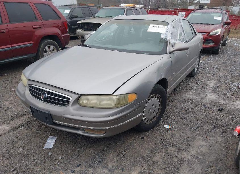 Photo 2 of 1998 Buick Regal LS (VIN 2G4WB52K1W1553524)