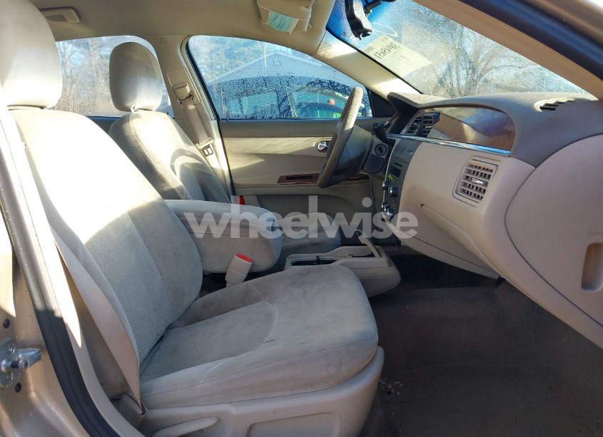 Photo 5 of 2005 Buick Lacrosse CX (VIN 2G4WC532951287910)